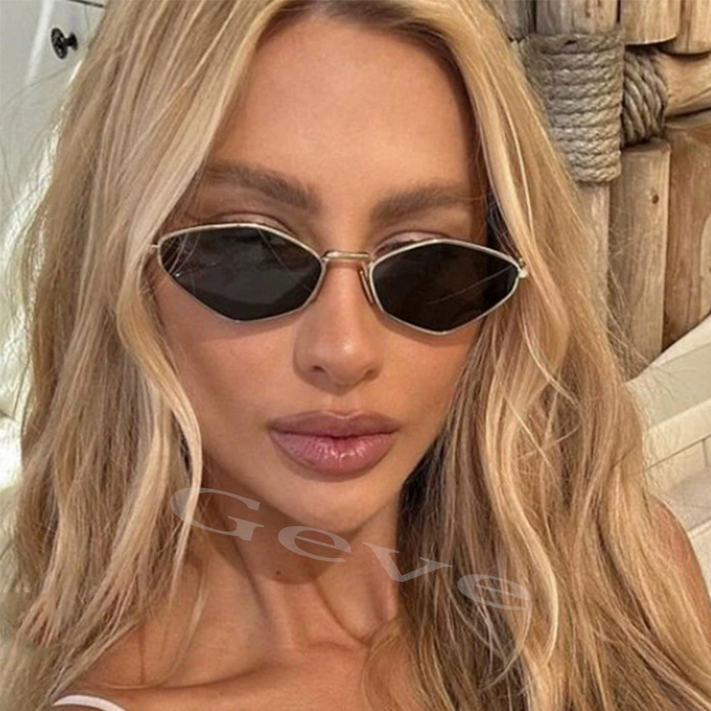 Women'S Fashion Trends Summer 2025 - Gafas de sol pequeñas poligonales a