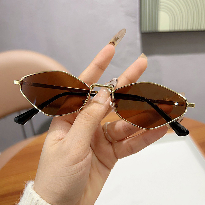 Gafas de sol pequeñas poligona - Women'S Fashion Trends Summer 2025 reseña y precio