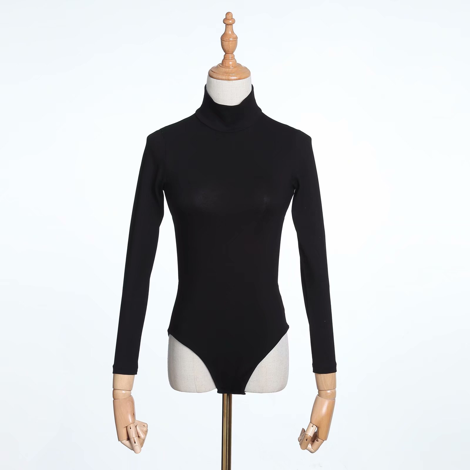 Body ajustado con cuello de to - Turtleneck Bodysuit reseña y precio